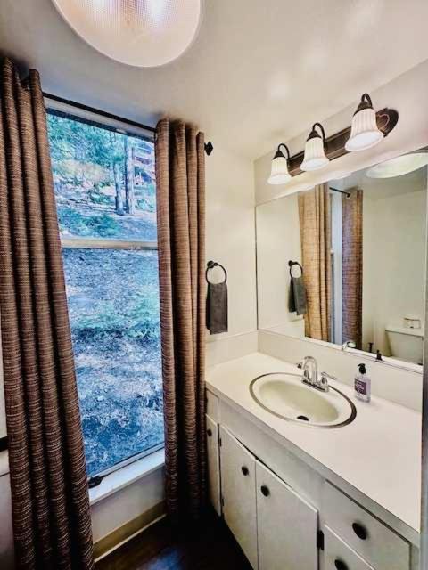 Views Inside Yosemite-Timber Lodge-Sleeps 6 Yosemite West Ngoại thất bức ảnh